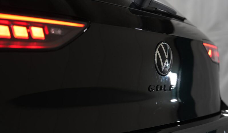 
								Golf  8.5 1.5 etsi evo R-Line 150cv dsg full									