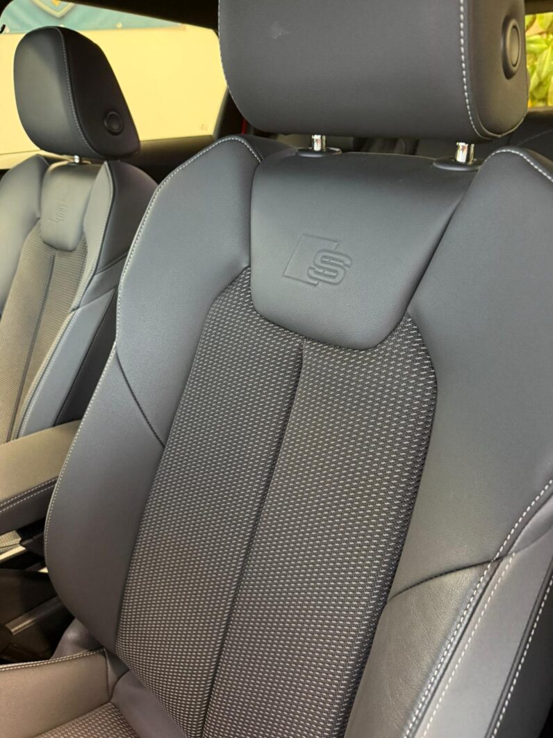 
								A1 Sportback 30 1.0 tfsi 116cv s-tronic full									