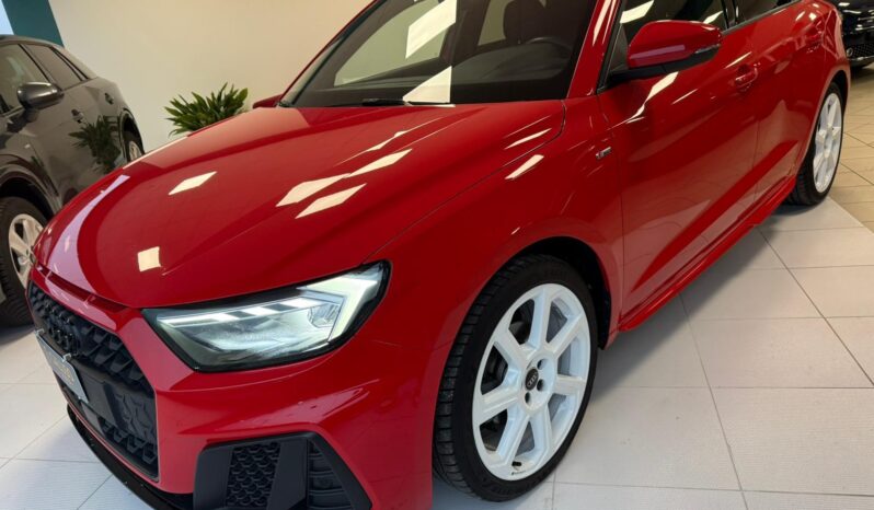 
								A1 Sportback 30 1.0 tfsi 116cv s-tronic full									