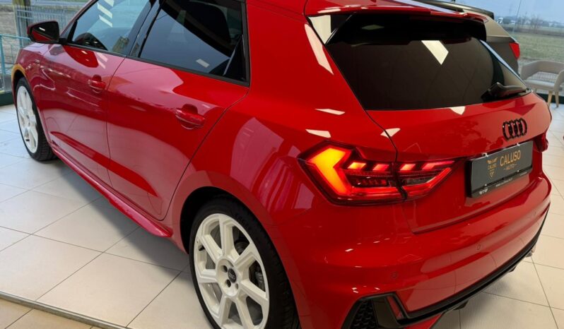 
								A1 Sportback 30 1.0 tfsi 116cv s-tronic full									