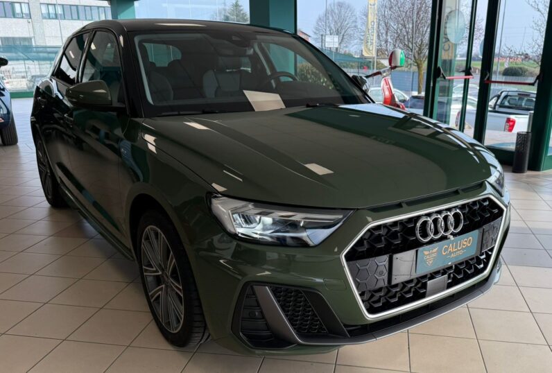 
								A1 30 1.0 tfsi S Line Edition 116cv s-tronic full									