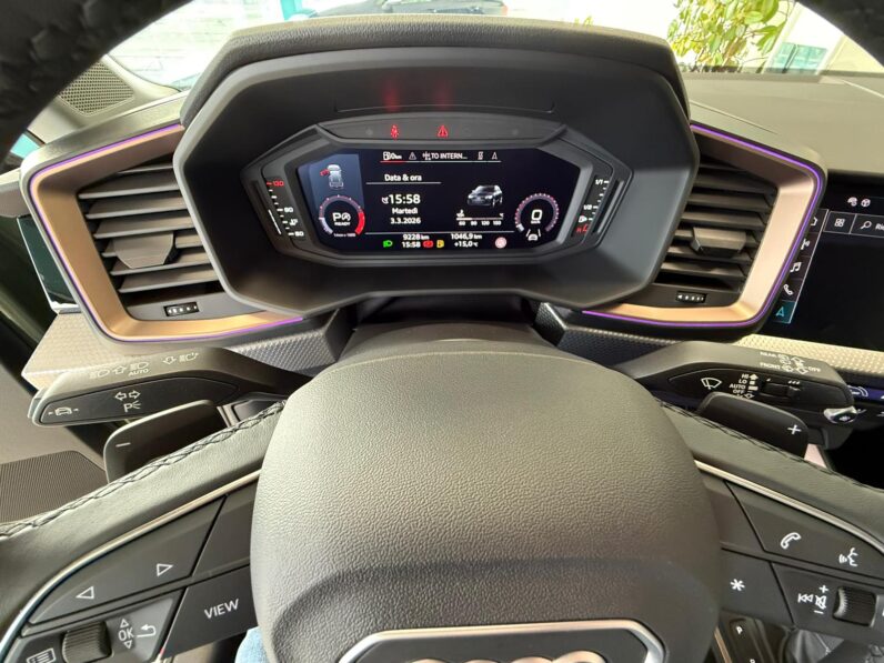 
								A1 30 1.0 tfsi S Line Edition 116cv s-tronic full									