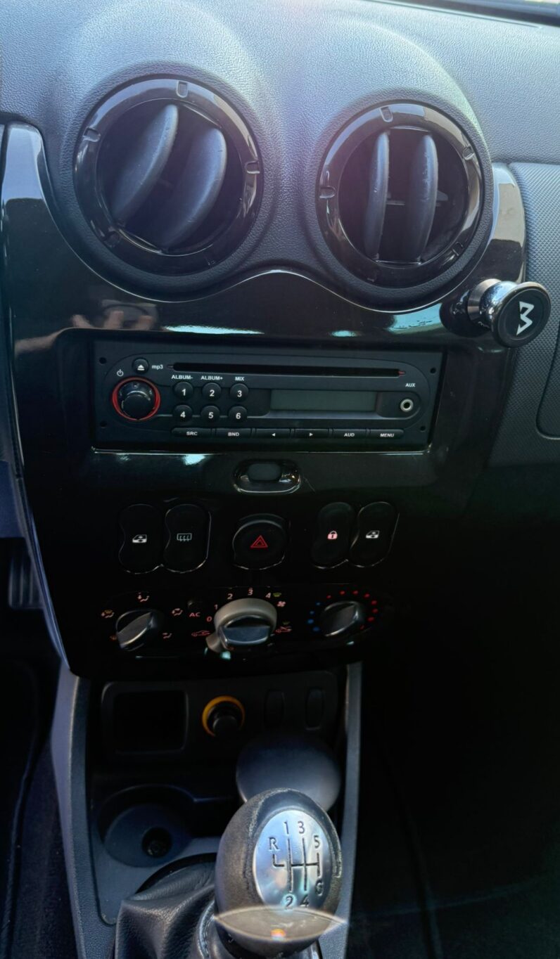 
								Dacia Duster  Laureate full									