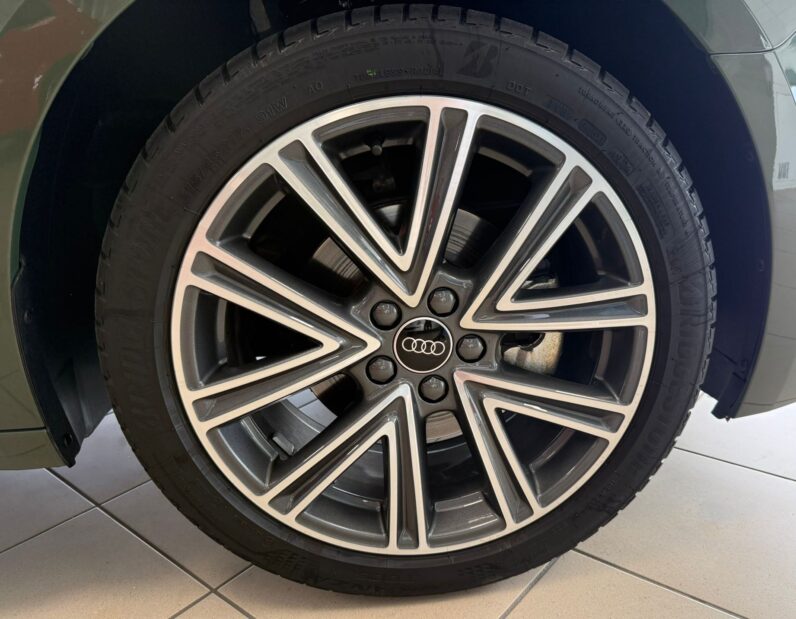 
								A1 30 1.0 tfsi S Line Edition 116cv s-tronic full									