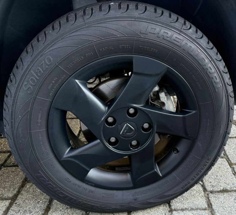 
								Dacia Duster  Laureate full									