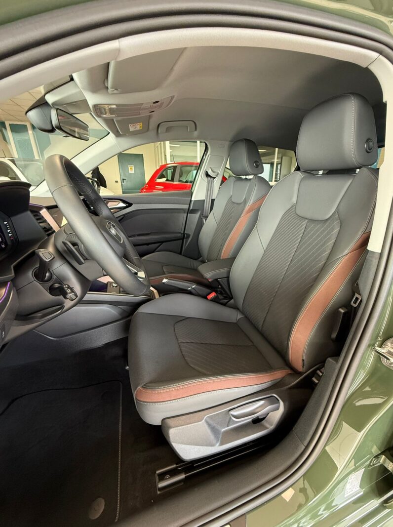 
								A1 30 1.0 tfsi S Line Edition 116cv s-tronic full									