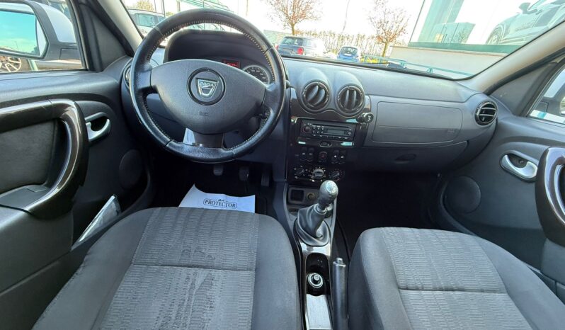 
								Dacia Duster  Laureate full									