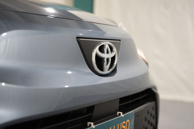 
								Toyota Aygo X full									