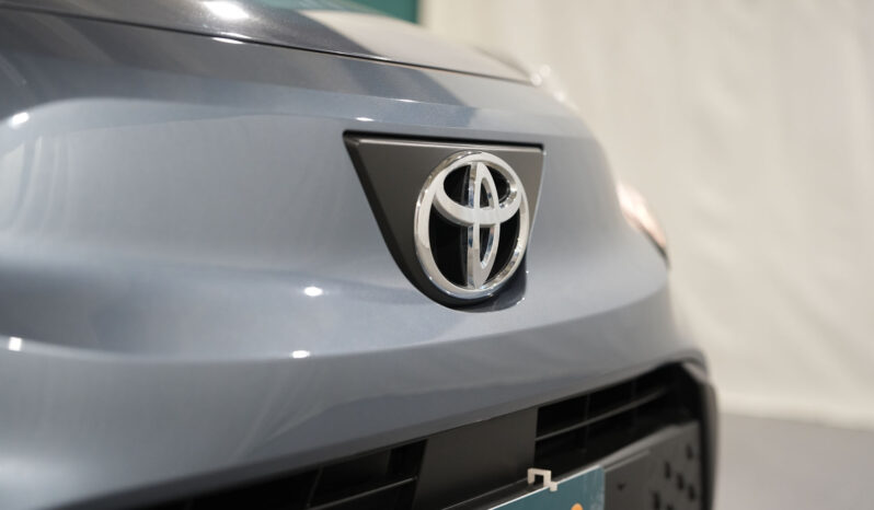 
								Toyota Aygo X full									