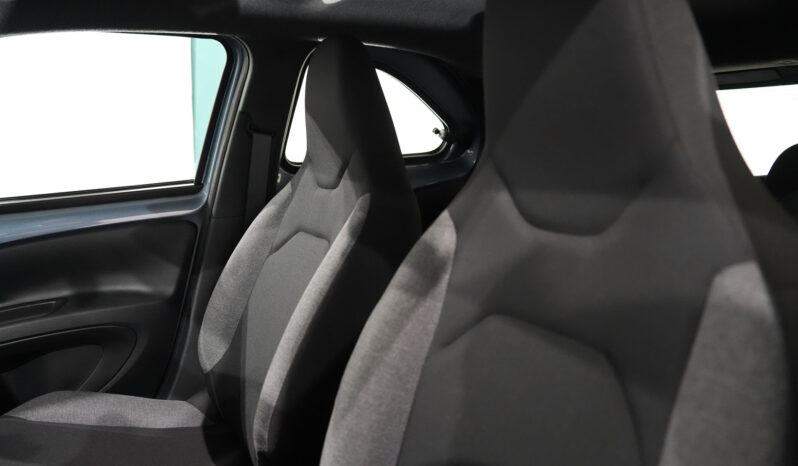
								Toyota Aygo X full									