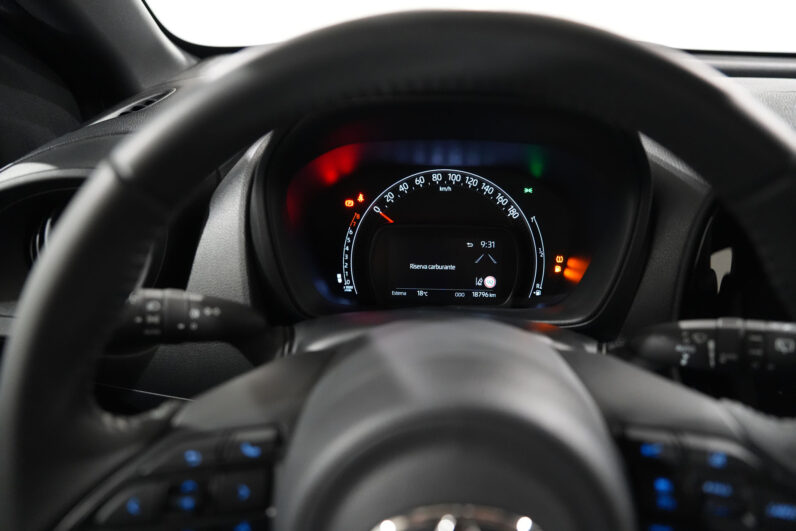 
								Toyota Aygo X full									