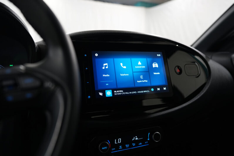 
								Toyota Aygo X full									