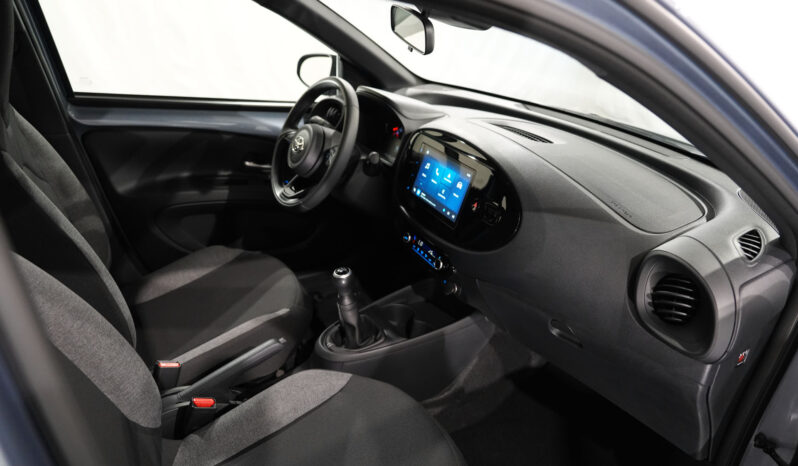 
								Toyota Aygo X full									