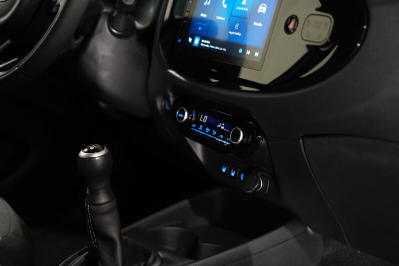 
								Toyota Aygo X full									
