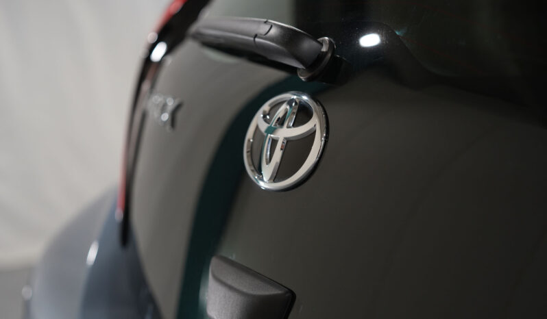 
								Toyota Aygo X full									