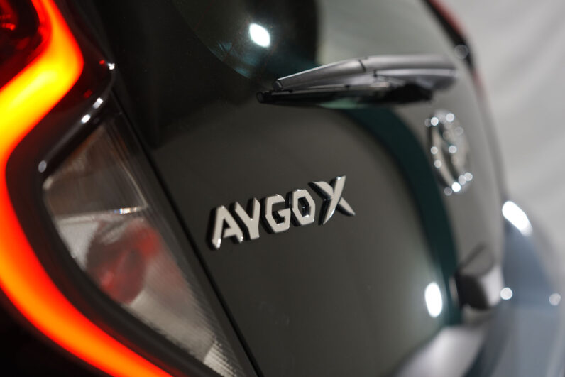 
								Toyota Aygo X full									