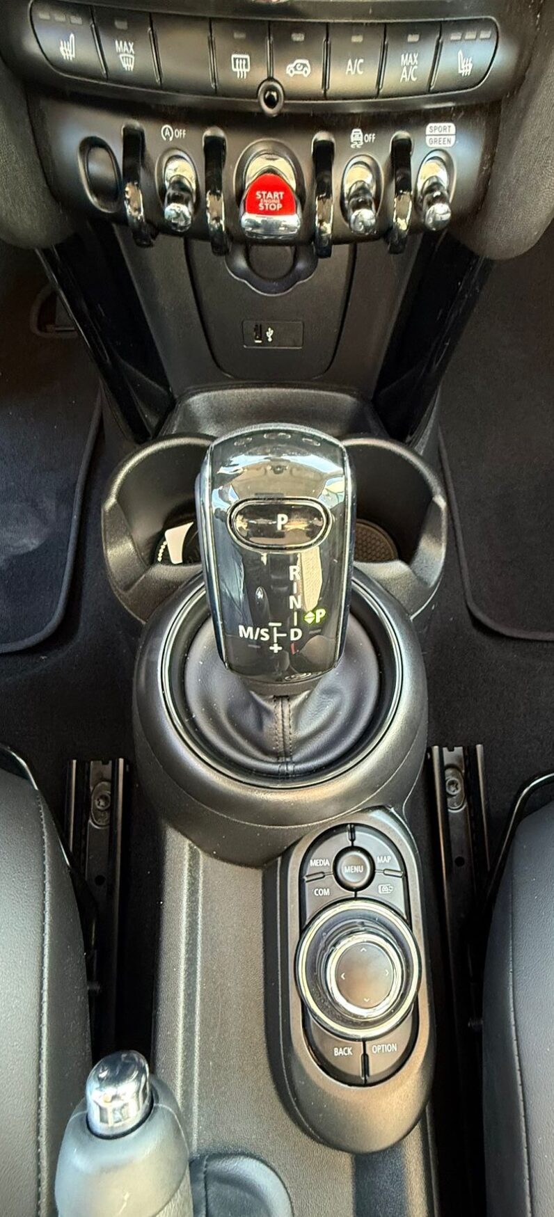 
								MINI Cooper Mini 3p 1.5 Cooper Premium Plus full									