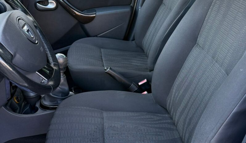 
								Dacia Duster  Laureate full									