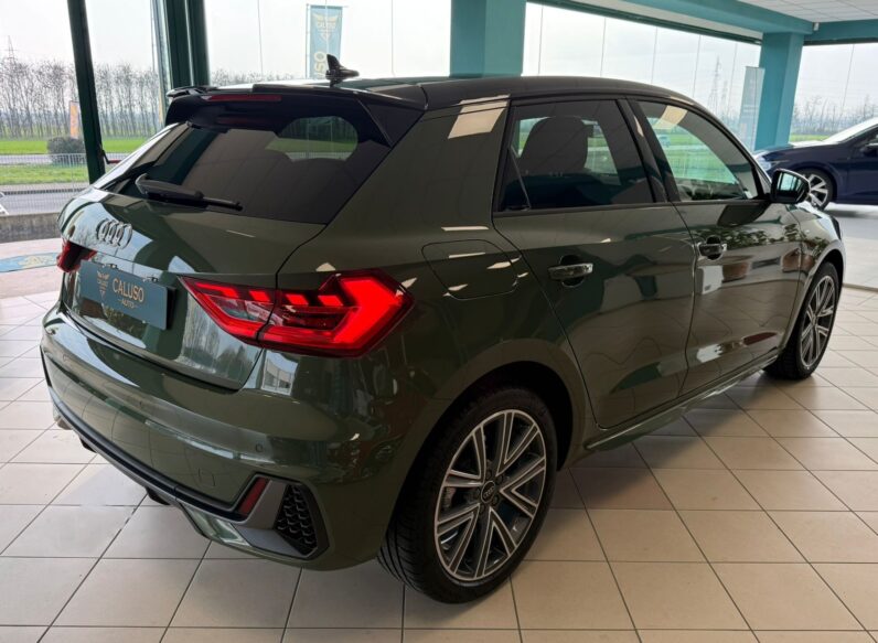 
								A1 30 1.0 tfsi S Line Edition 116cv s-tronic full									