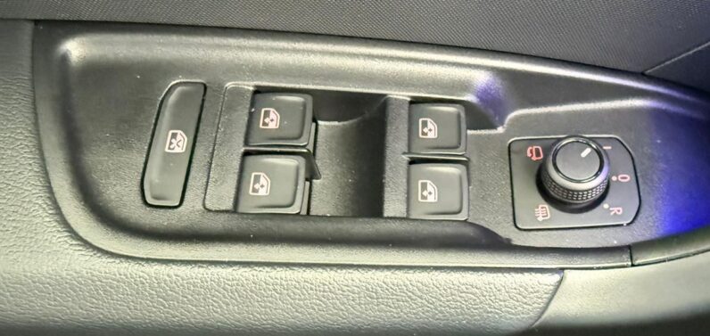 
								AUDI A1 30 TSFI S-TRONIC IDENTITY BLACK S-LINE full									