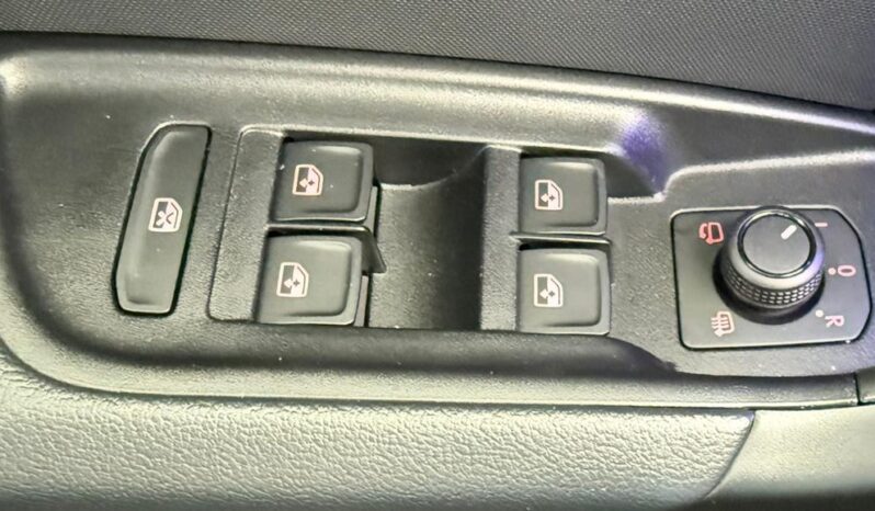 
								AUDI A1 30 TSFI S-TRONIC IDENTITY BLACK S-LINE full									