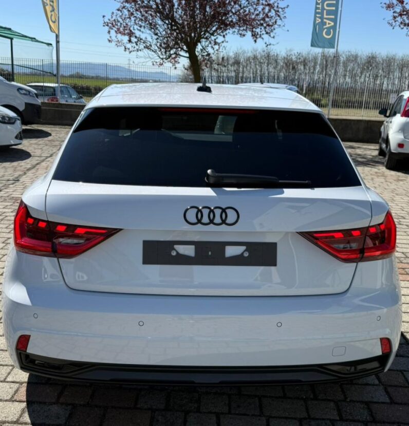 
								AUDI A1 30 TSFI S-TRONIC IDENTITY BLACK S-LINE full									