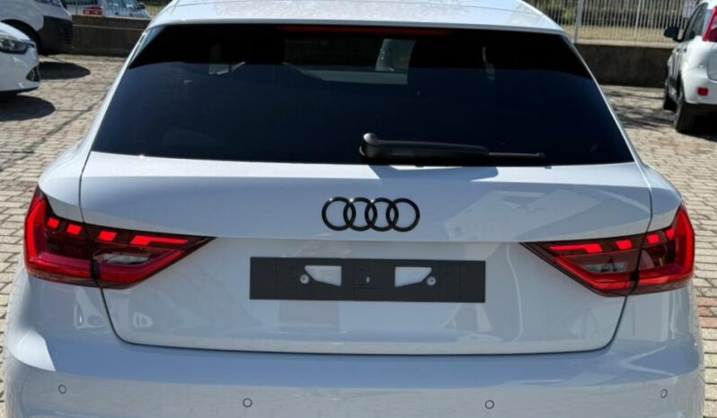 
								AUDI A1 30 TSFI S-TRONIC IDENTITY BLACK S-LINE full									