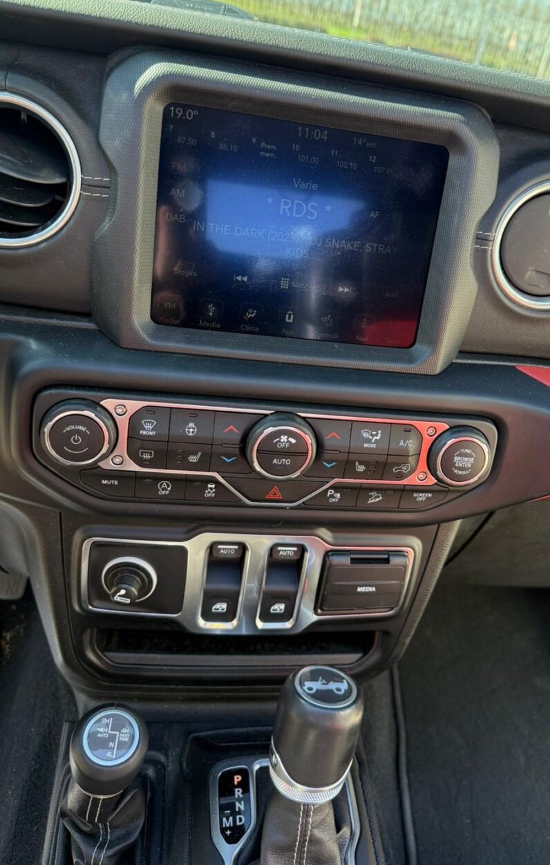 
								WRANGLER MJT SAHARA AUTO full									