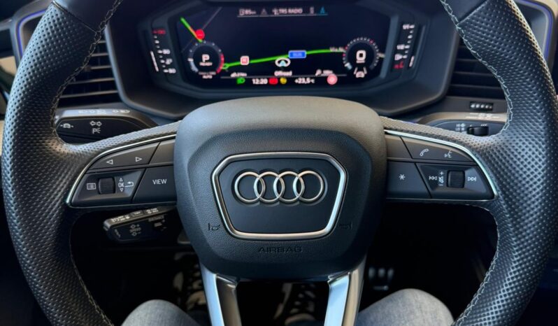 
								AUDI A1 30 TSFI S-TRONIC IDENTITY BLACK S-LINE full									