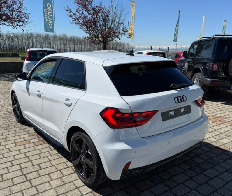 
								AUDI A1 30 TSFI S-TRONIC IDENTITY BLACK S-LINE full									