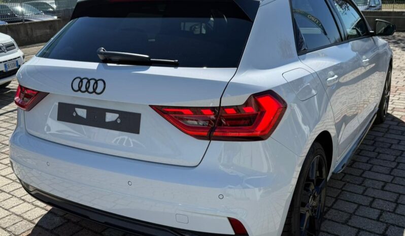 
								AUDI A1 30 TSFI S-TRONIC IDENTITY BLACK S-LINE full									