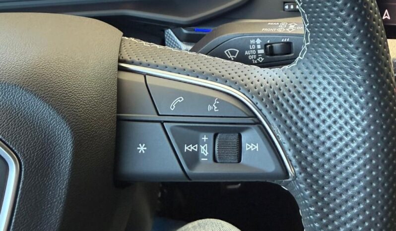 
								AUDI A1 30 TSFI S-TRONIC IDENTITY BLACK S-LINE full									