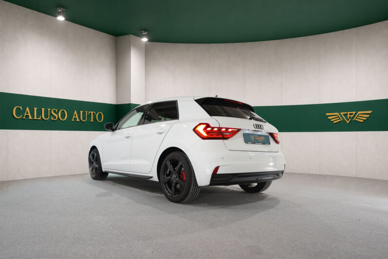
								AUDI A1 30 TSFI S-TRONIC IDENTITY BLACK S-LINE full									