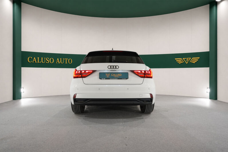 
								AUDI A1 30 TSFI S-TRONIC IDENTITY BLACK S-LINE full									