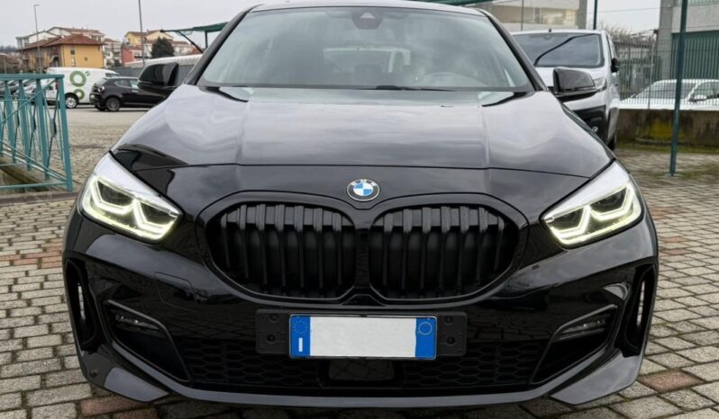 
								BMW 118 D M-SPORT full									