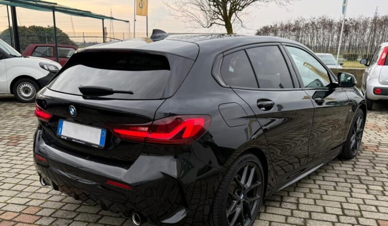 
								BMW 118 D M-SPORT full									