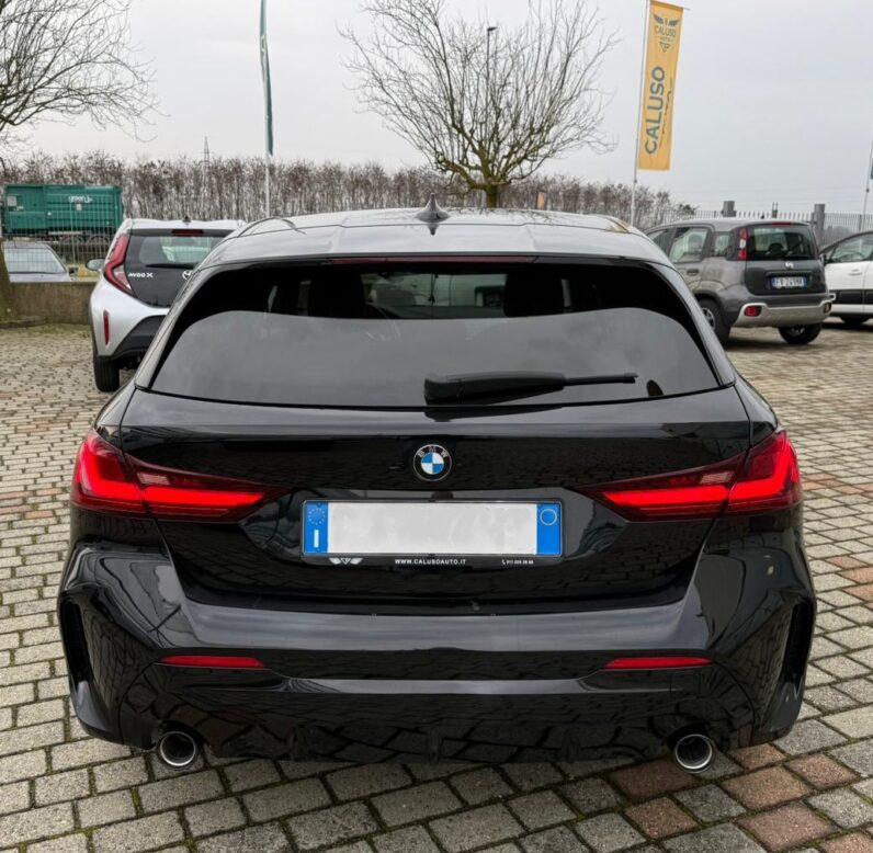 
								BMW 118 D M-SPORT full									