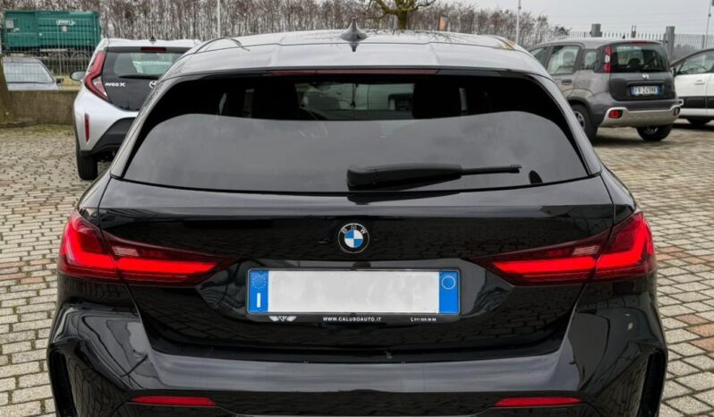 
								BMW 118 D M-SPORT full									