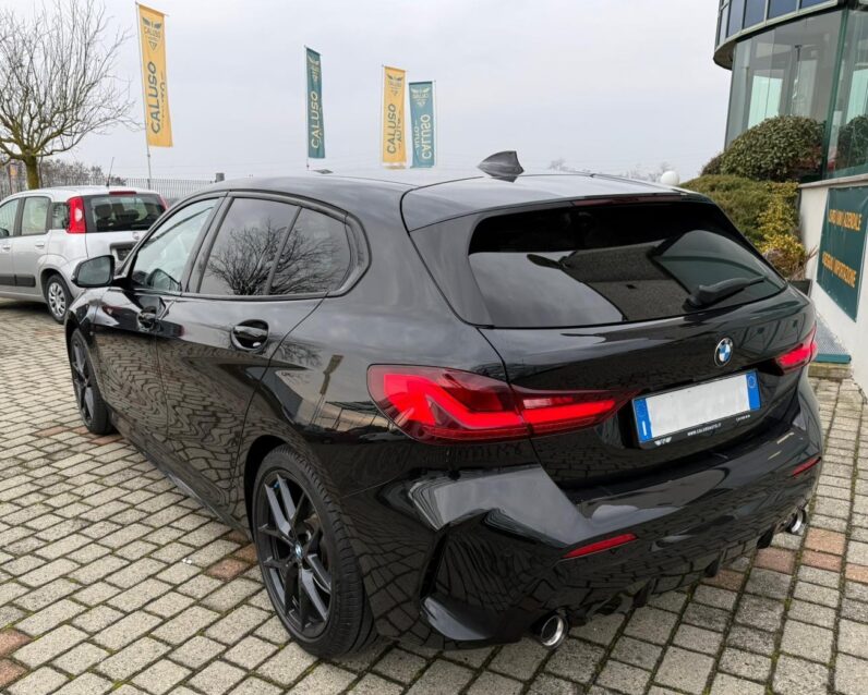 
								BMW 118 D M-SPORT full									