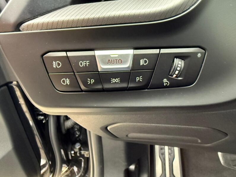 
								BMW 118 D M-SPORT full									