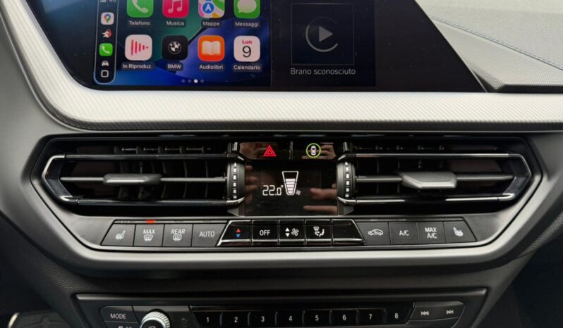 
								BMW 118 D M-SPORT full									