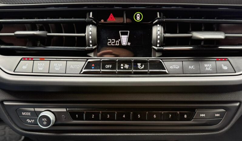 
								BMW 118 D M-SPORT full									