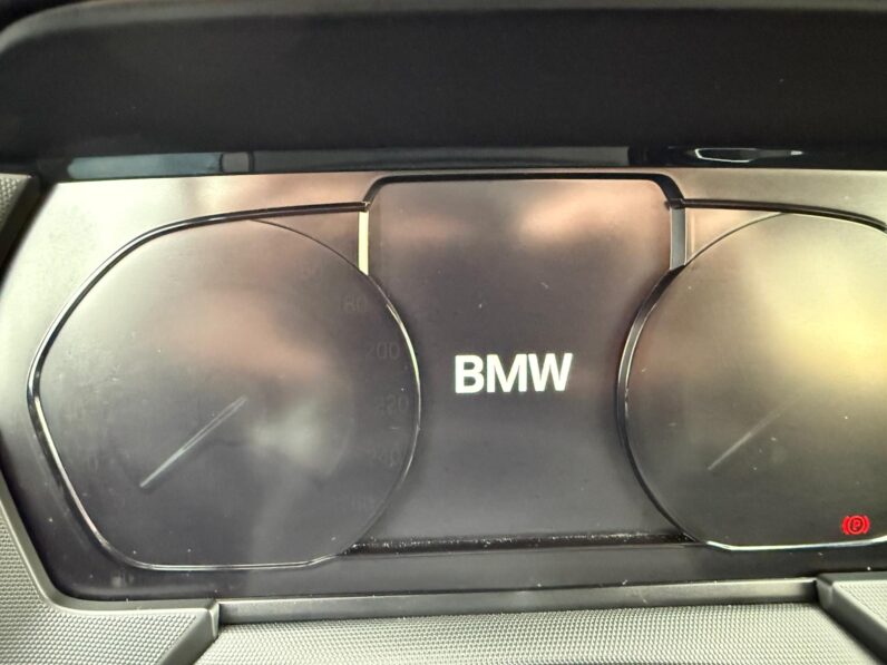 
								BMW 118 D M-SPORT full									