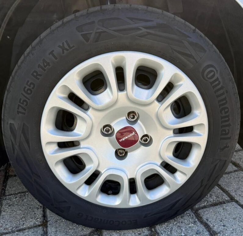 
								FIAT PANDA EASY PLUS full									