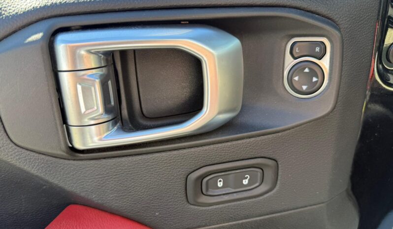 
								WRANGLER MJT SAHARA AUTO full									