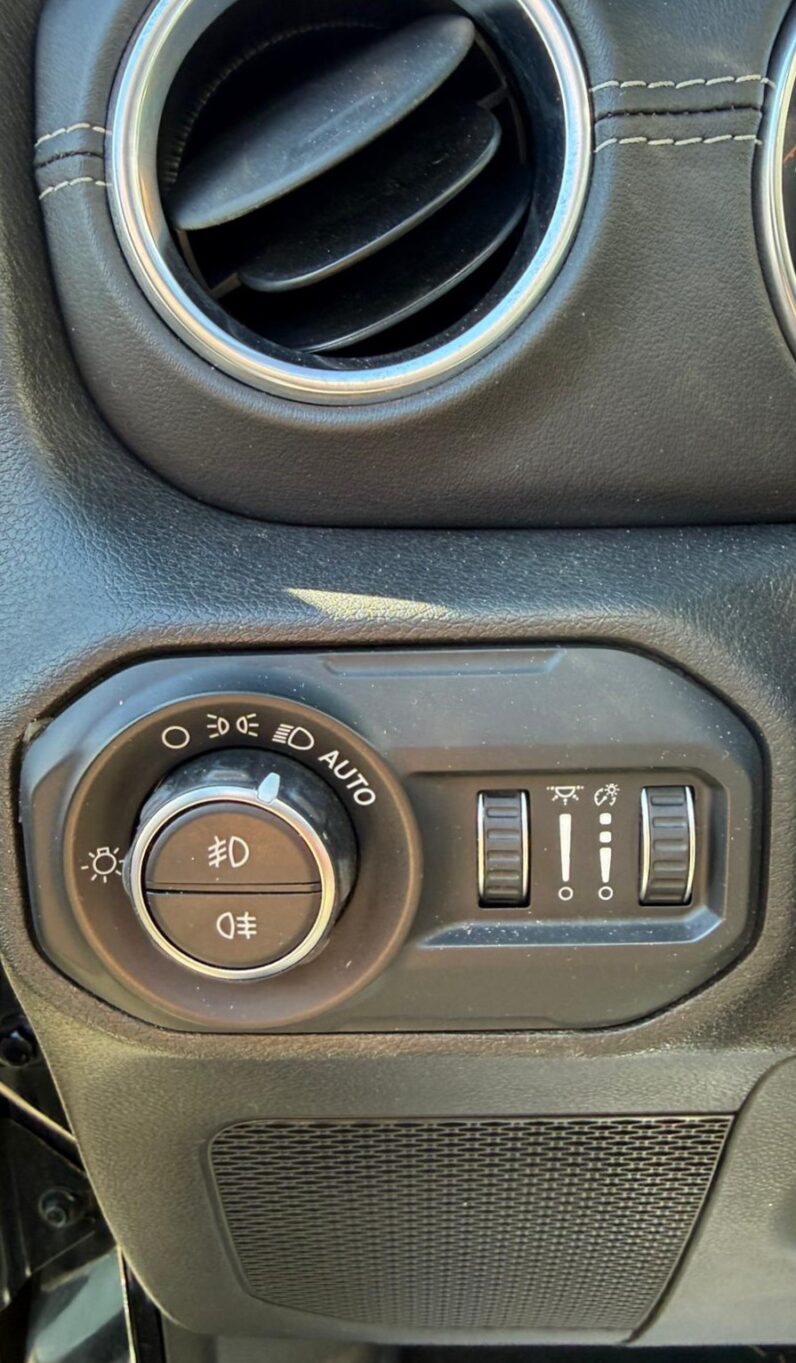 
								WRANGLER MJT SAHARA AUTO full									