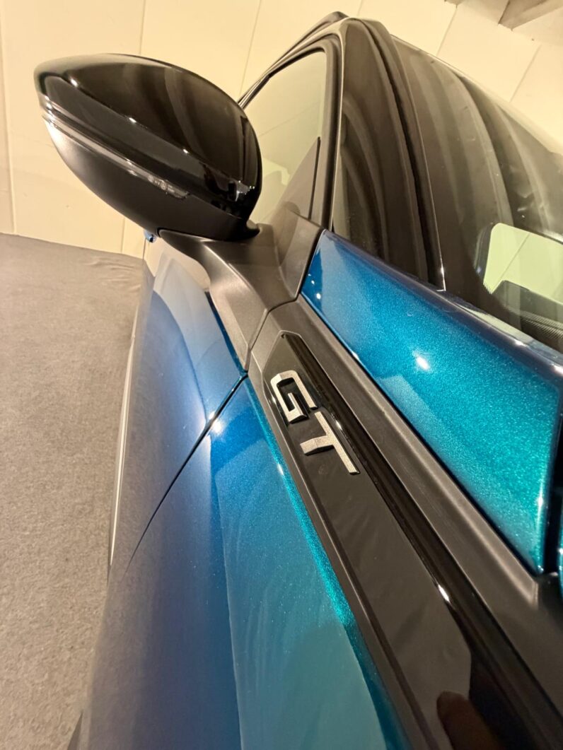 
								PEUGEOT 2008 GT HYBRID 145 CV full									