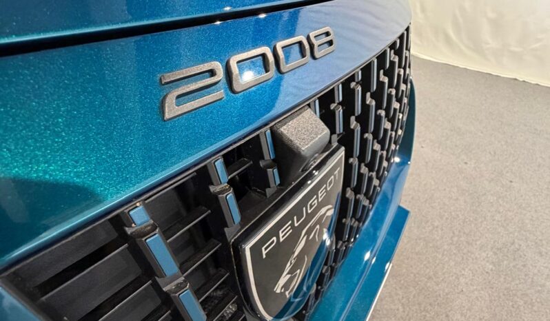
								PEUGEOT 2008 GT HYBRID 145 CV full									