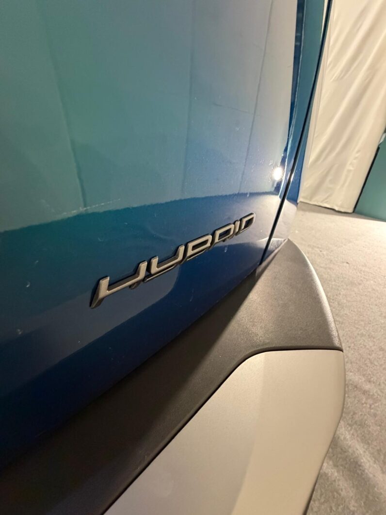 
								PEUGEOT 2008 GT HYBRID 145 CV full									