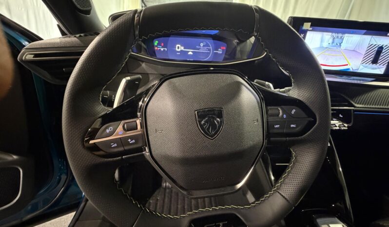 
								PEUGEOT 2008 GT HYBRID 145 CV full									